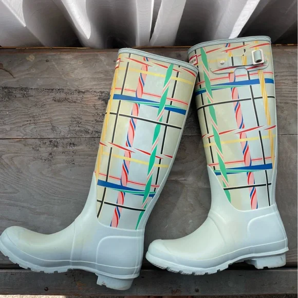 Hunter tall Tartan Rain boots in Boat Blue | size 8 - Picture 3 of 7